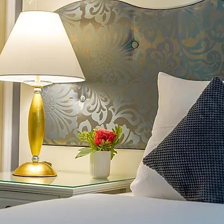 Otel Flora