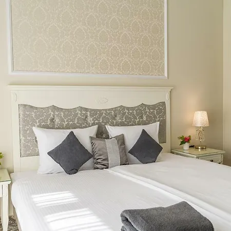Hotel Flora 3*