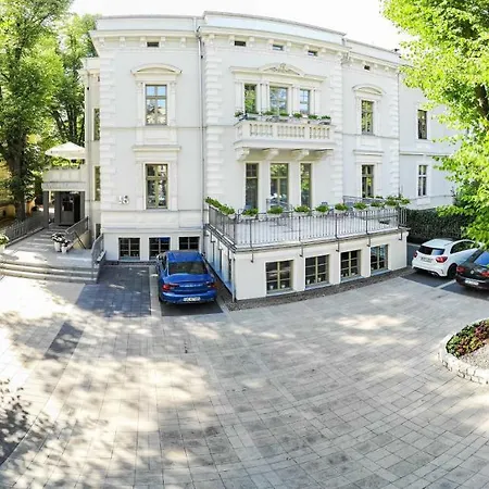 Flora ホテル シュチェチン