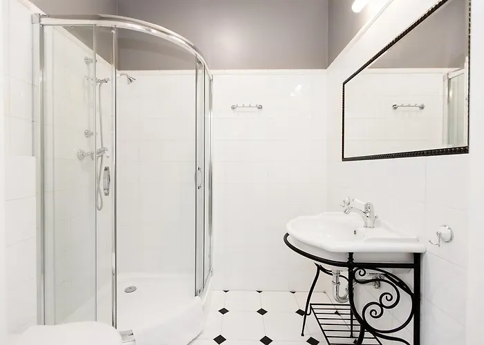 Flora 3* שצ'צ'ין